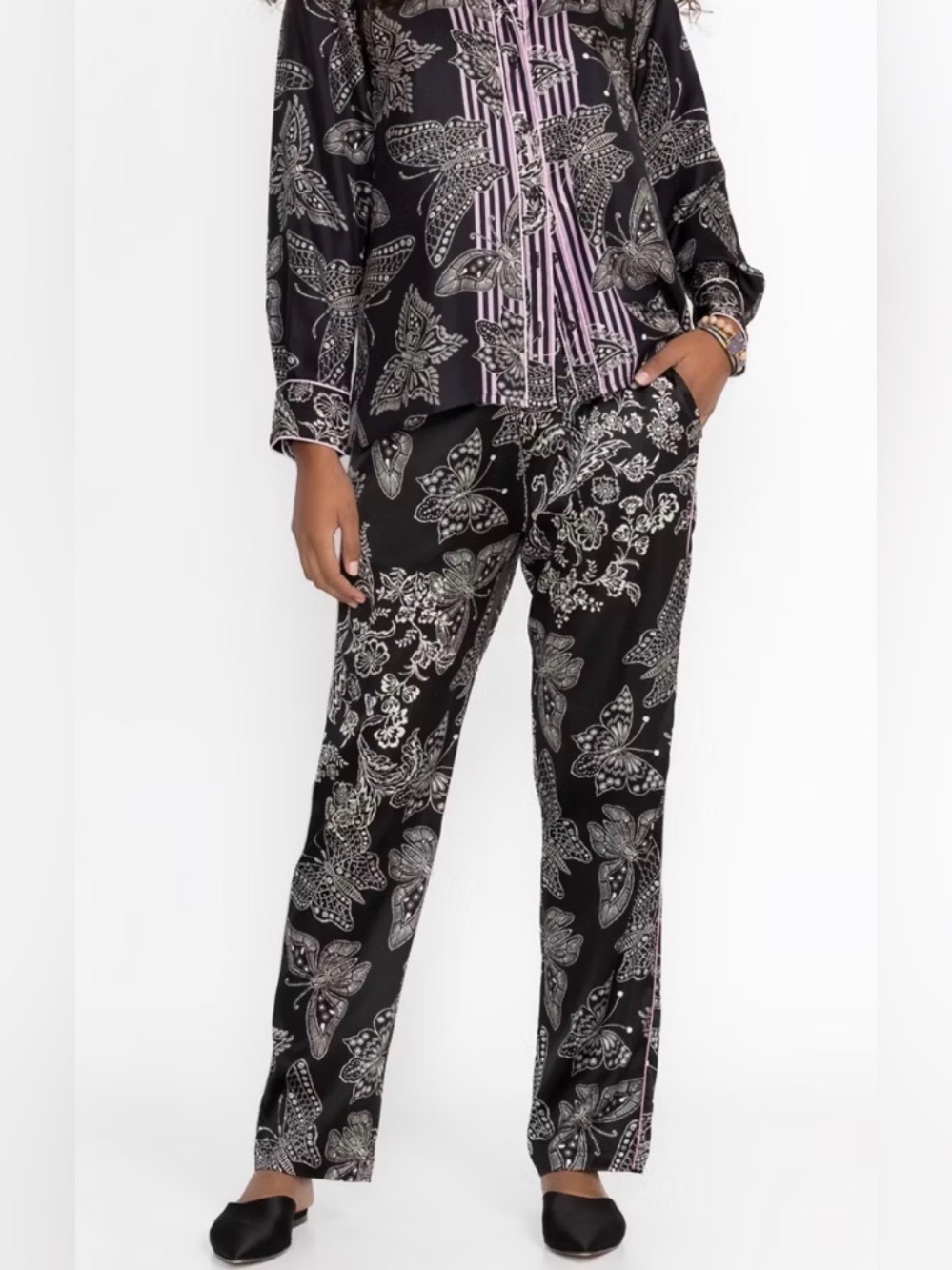 JOHNNY WAS CHANI PANT
Size XL
COLOR: Pealim Chani